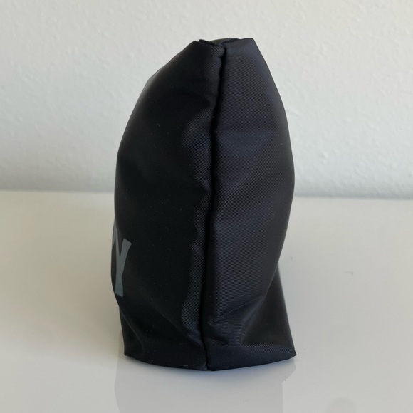 BURBERRY 💯 Authentic Cosmetic Zippered Pouch ☆ Priced to Sell 💲 - Picture 11 of 12